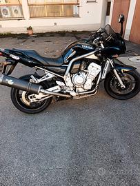 moto Naked