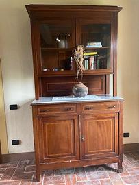 Credenza con vetrina antica