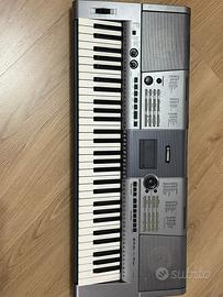 Tastiera YAMAHA PSR E403