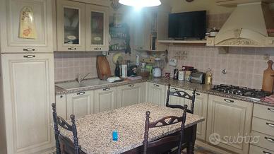 Cucina angolare stile rustico da 6 mt.