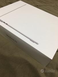 Apple Macbook air 13” M3 imballato 24gb di ram
