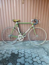 bicicletta  guerciotti guarnitura  campagnolo 