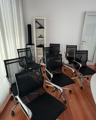 8 sedie da ufficio usate! Ed un tavolo