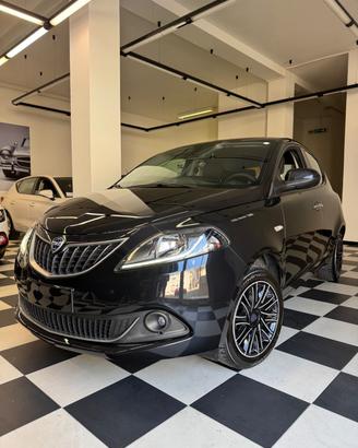 Lancia Ypsilon 1.0 FireFly 5 porte S&S Hybrid Gold