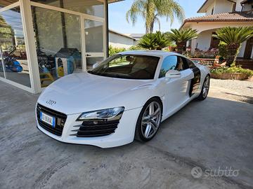 Audi R8 4.2 V8 FSI Quattro