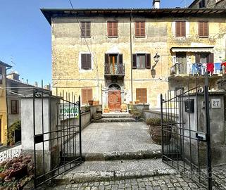 6 LOCALI A GROTTE DI CASTRO