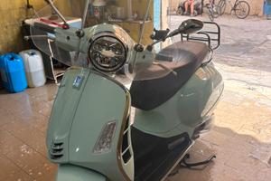 Vespa 300 gts