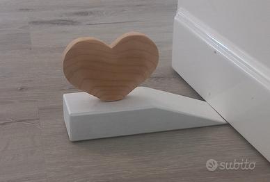 Cuneo fermaporta shabby in legno dipinto a mano