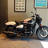 Royal Enfield Shotgun 650 Stencil white