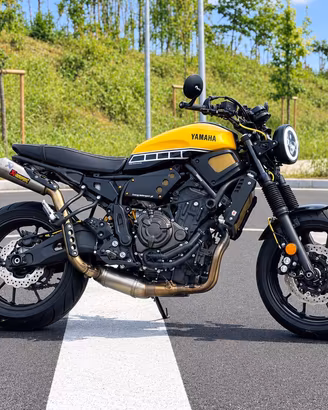 Yamaha XSR 700 Akrapovic e Ohlins 2016