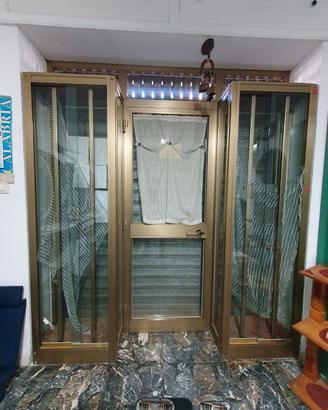 vetrina salone 215x245x0.32 