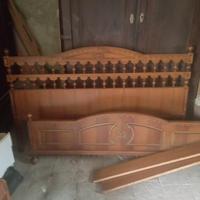 Letto matrimoniale in noce