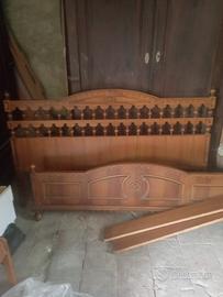 Letto matrimoniale in noce