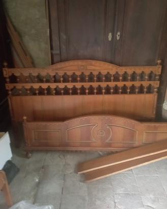 Letto matrimoniale in noce