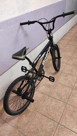BICICLETTA BMX