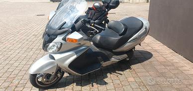 Suzuki Burgman 650 Silver disponibile