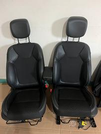 Tappezzeria Renault Clio IV in pelle con bracciolo