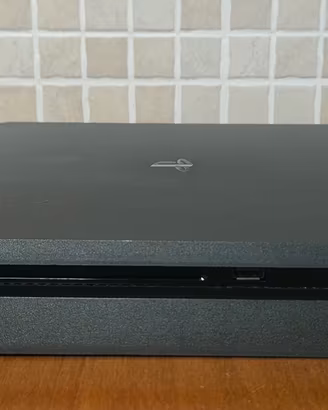 PS4 SLIM 500GB+1 CONTROLLER+7 GIOCHI
