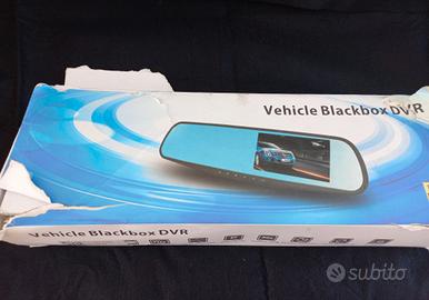 spechietto retrovisore auto con display