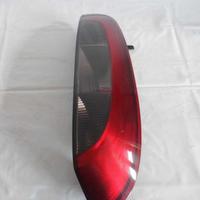 FANALE POSTERIORE SX A LED INTEGRATO NEL PORTELLON