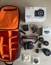 Canon EOS 7D mark II con set di attrezzatura