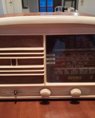 Radio Epoca Minerva modello 535/2
