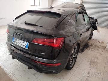Audi q5 sportback 2022 ibrida 204 cv