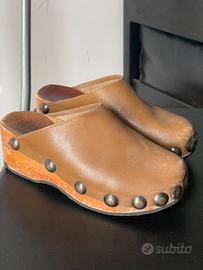 Zoccoli sabot anni 70 in pelle e legno con borchie