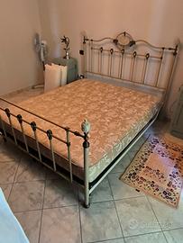 Struttura letto matrimoniale 