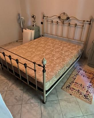 Struttura letto matrimoniale 