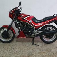 Honda VF 400 FOUR