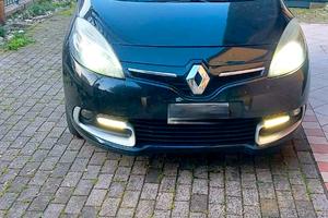 auto usata Grandscenic 7 posti 1.5 tdci