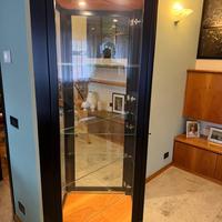 Vetrinetta triangolare illuminata in cristallo