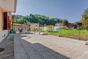INGRESSO INDIPENDENTE, CORTE, GARAGE E TAVERNA NEL