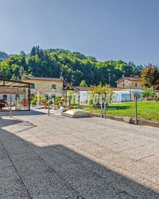 INGRESSO INDIPENDENTE, CORTE, GARAGE E TAVERNA NEL