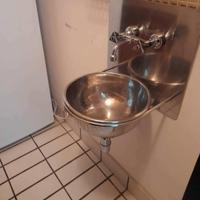 lavandino acciaio di design