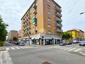 MONOLOCALE A MILANO