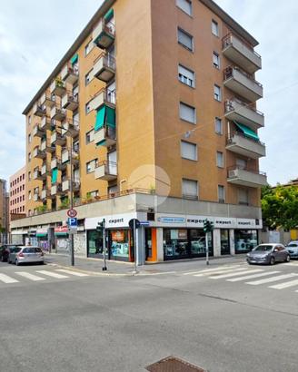 MONOLOCALE A MILANO
