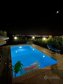 Camera con uso piscina