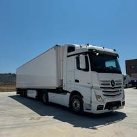 Trattore stradale Mercedes Actross + rimorchio