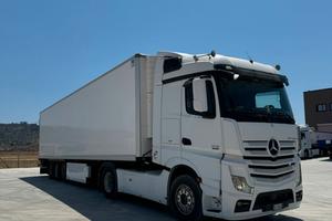 Trattore stradale Mercedes Actross + rimorchio