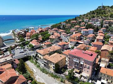 3 LOCALI A SAN LORENZO AL MARE