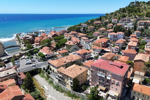 3 LOCALI A SAN LORENZO AL MARE