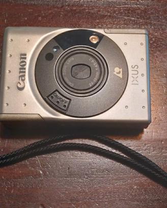 macchina fotografica Canon IXUS