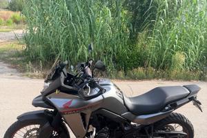 Honda XL750 Transalp 2023- 16000 km - Accessoriata