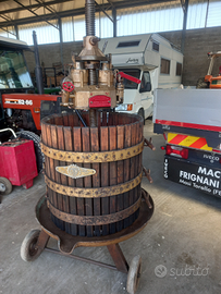 Torchio idraulico da uva borsello 70