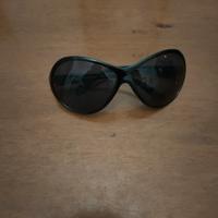 occhiali da sole vintage Prada 
modello oversize 
