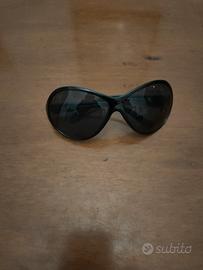 occhiali da sole vintage Prada 
modello oversize 
