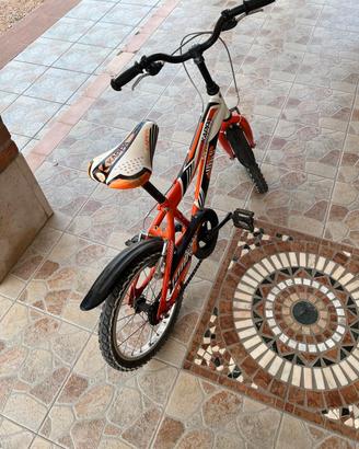 Bicicletta bambino color arancione 