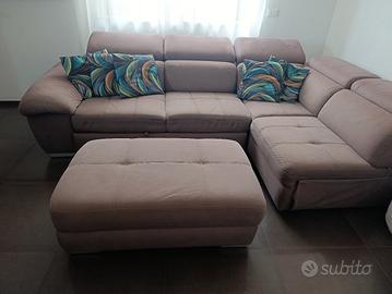 divano angolare con penisola 